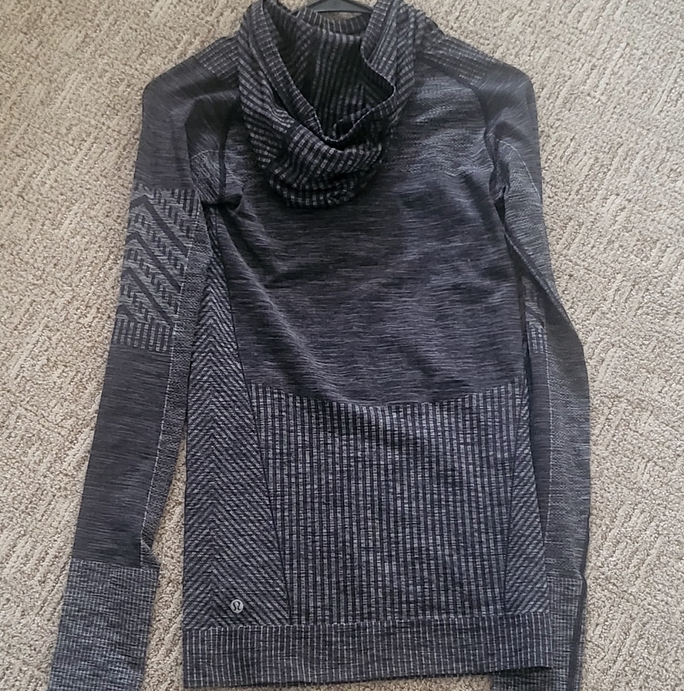 Lululemon Lightweight Tech Pullover - image 3